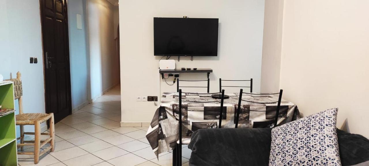 Bright Air Conditioned Apartment Near City Center Marrakesh Bagian luar foto